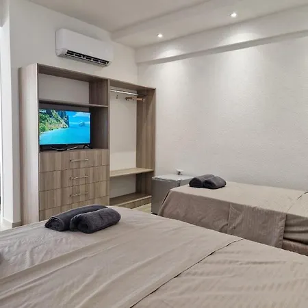 Albi Apartament *